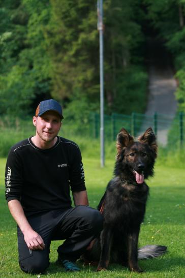 Patrick (Pepi) Pipiorski mit "Rotz vom Cap Arkona"; Schutzdiensthelfer