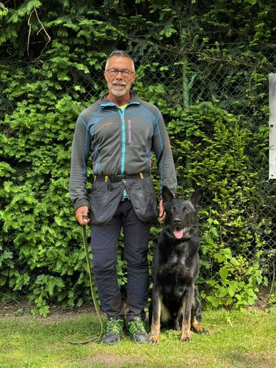 Joachim Beer mit ''Eckstein vom Tegelweiher''
